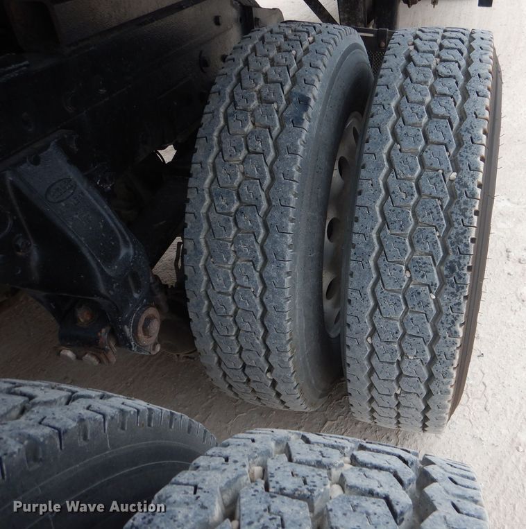 image for item DJ8878 1999 Peterbilt 379  semi truck