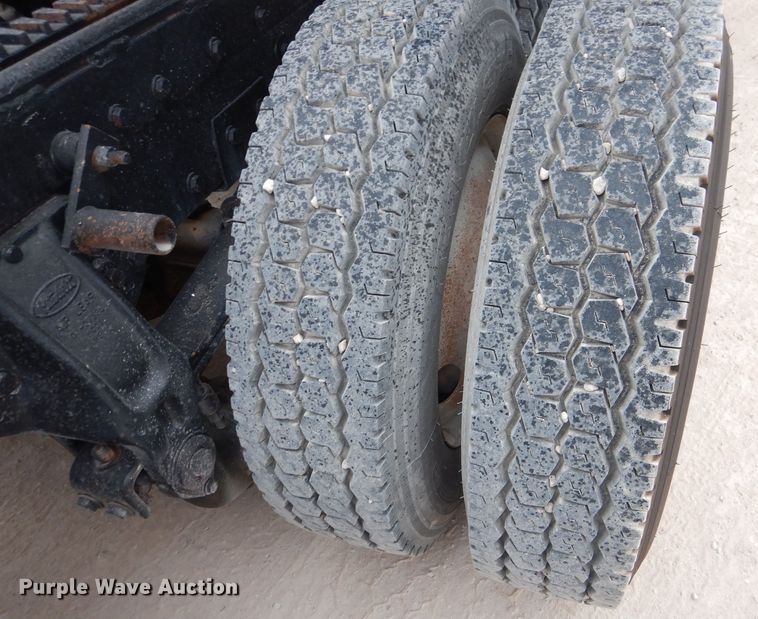 image for item DJ8878 1999 Peterbilt 379  semi truck