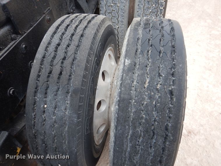 image for item DJ8878 1999 Peterbilt 379  semi truck