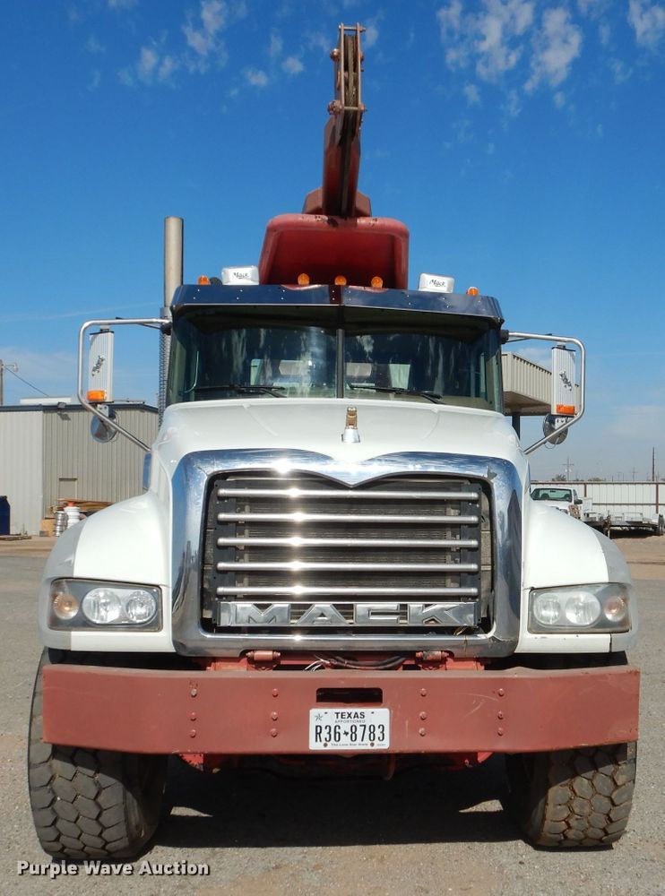 image for item DJ8887 2010 Mack GU713  winch truck