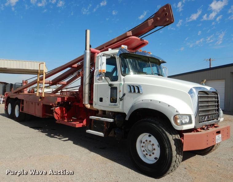 image for item DJ8887 2010 Mack GU713  winch truck