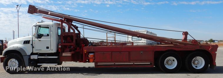image for item DJ8887 2010 Mack GU713  winch truck