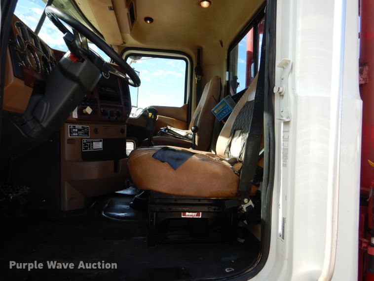 image for item DJ8887 2010 Mack GU713  winch truck