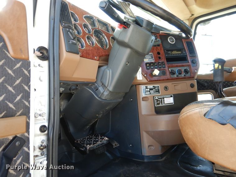 image for item DJ8887 2010 Mack GU713  winch truck