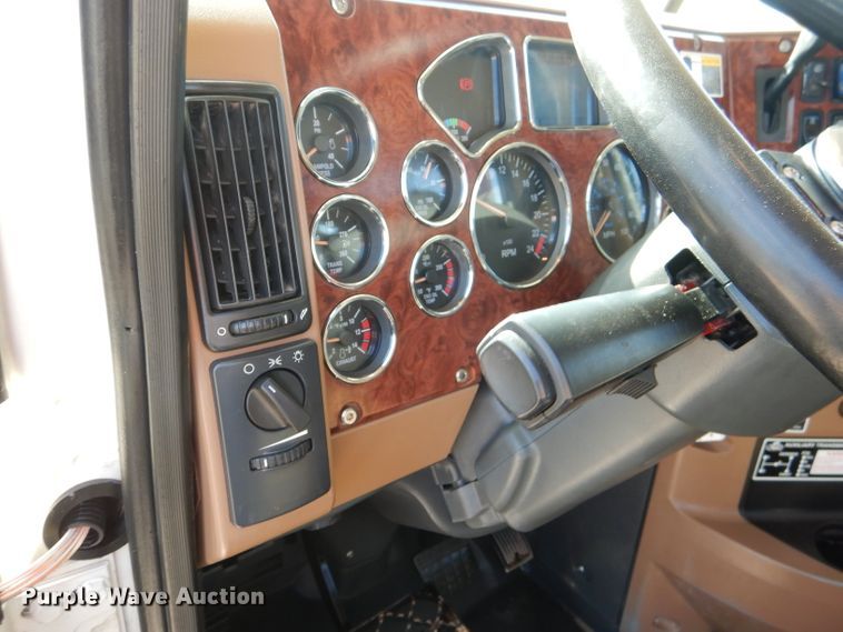 image for item DJ8887 2010 Mack GU713  winch truck