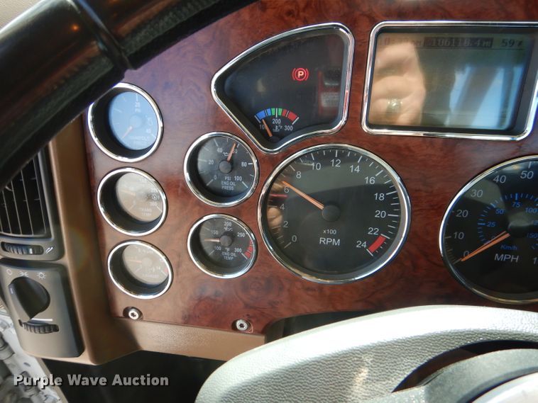 image for item DJ8887 2010 Mack GU713  winch truck