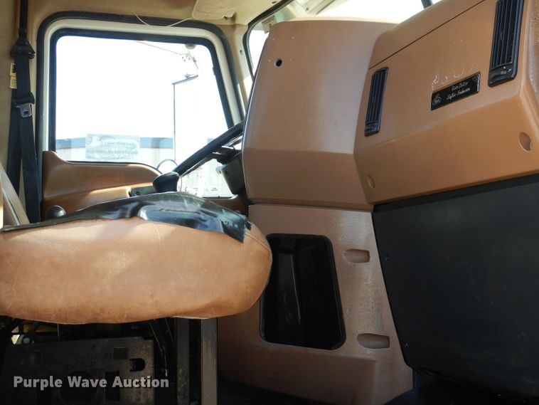 image for item DJ8887 2010 Mack GU713  winch truck