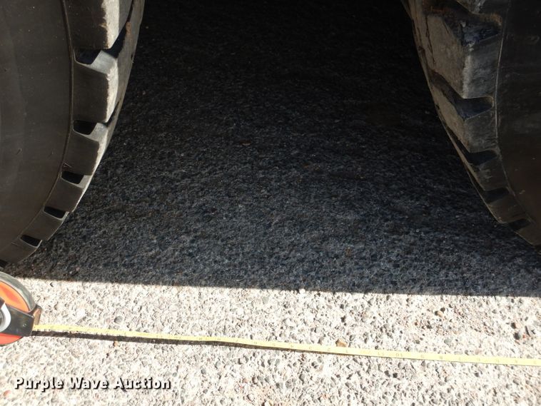 image for item DJ8887 2010 Mack GU713  winch truck