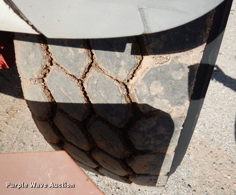 image for item DJ8887 2010 Mack GU713  winch truck