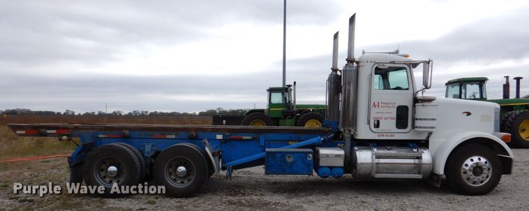 image for item DK1249 2005 Peterbilt 378  roll-off container truck