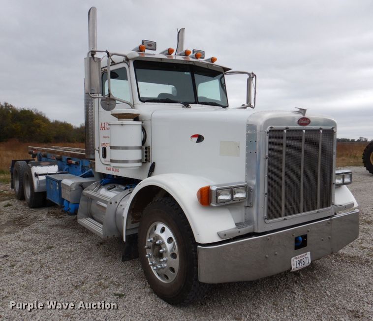 image for item DK1249 2005 Peterbilt 378  roll-off container truck