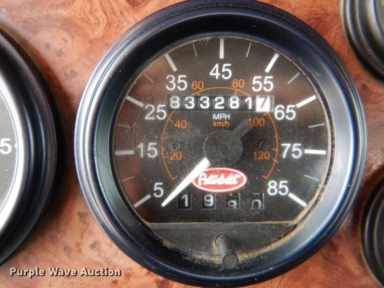 image for item DK1249 2005 Peterbilt 378  roll-off container truck