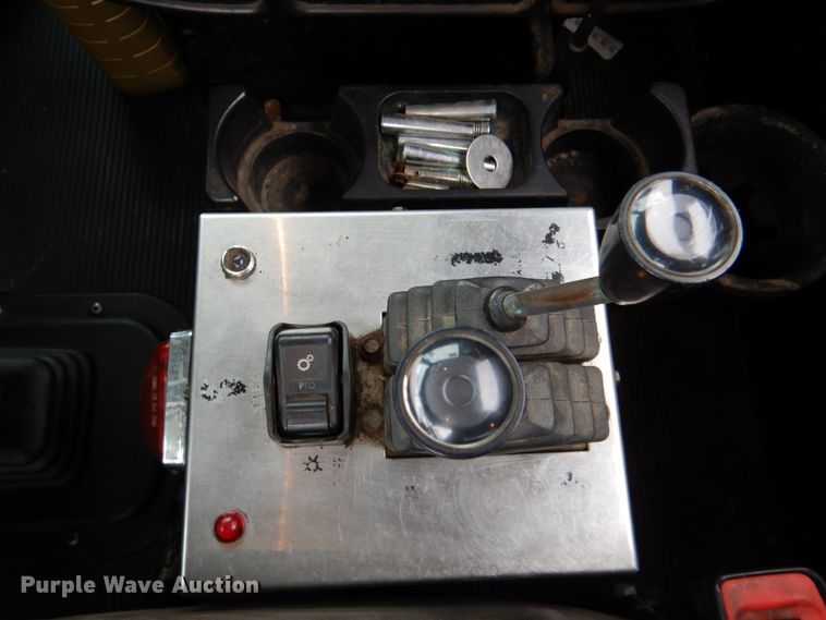 image for item DK1249 2005 Peterbilt 378  roll-off container truck