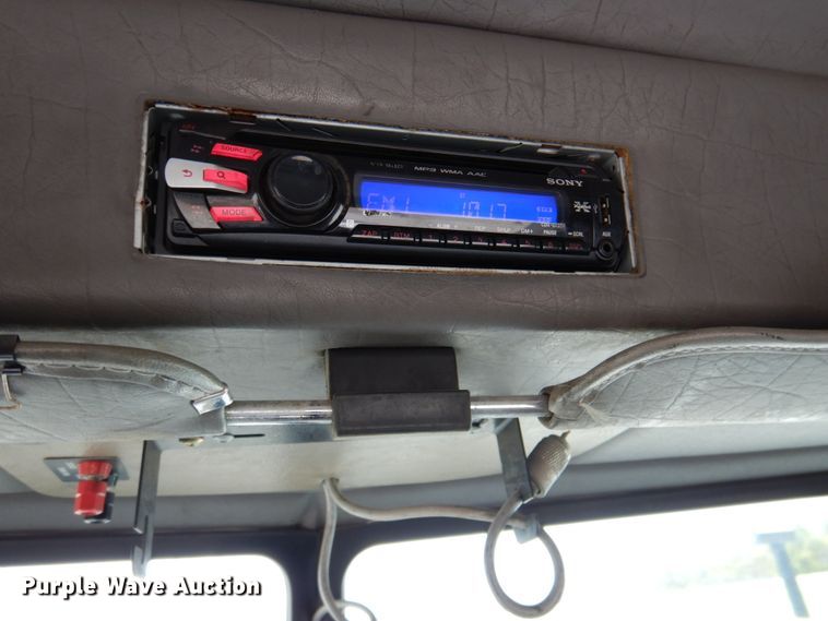 image for item DK1249 2005 Peterbilt 378  roll-off container truck