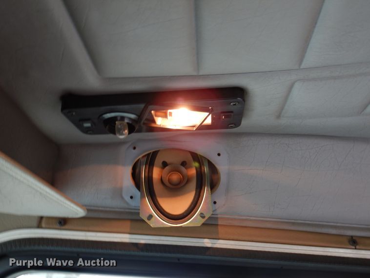 image for item DK1249 2005 Peterbilt 378  roll-off container truck