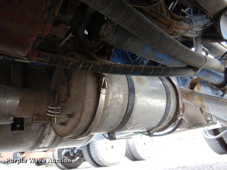 image for item DK1249 2005 Peterbilt 378  roll-off container truck