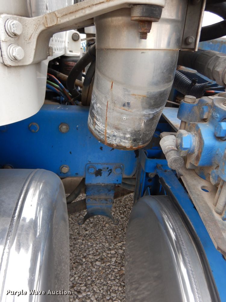 image for item DK1249 2005 Peterbilt 378  roll-off container truck