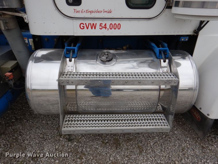 image for item DK1249 2005 Peterbilt 378  roll-off container truck