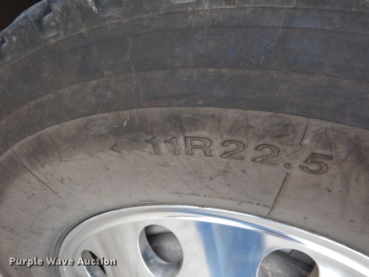 image for item DK1249 2005 Peterbilt 378  roll-off container truck