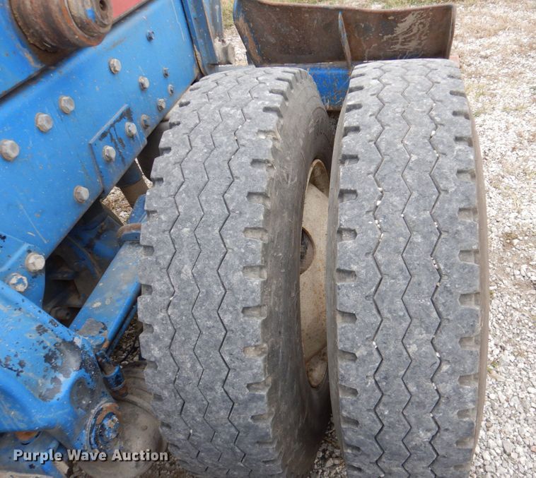 image for item DK1249 2005 Peterbilt 378  roll-off container truck