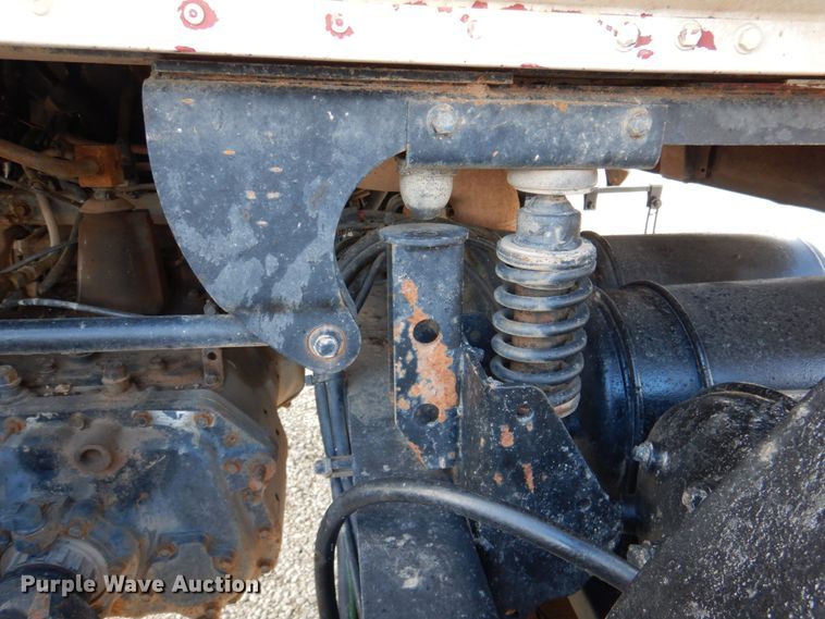 image for item DK1250 2000 Volvo Autocar  semi truck