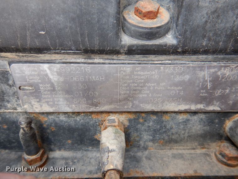 image for item DK1250 2000 Volvo Autocar  semi truck