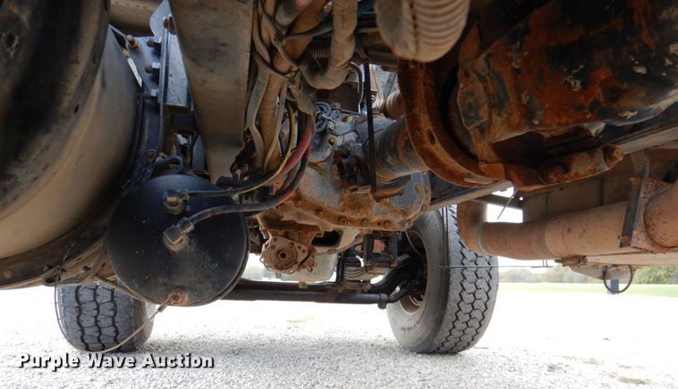 image for item DK1250 2000 Volvo Autocar  semi truck