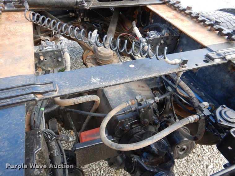 image for item DK1250 2000 Volvo Autocar  semi truck