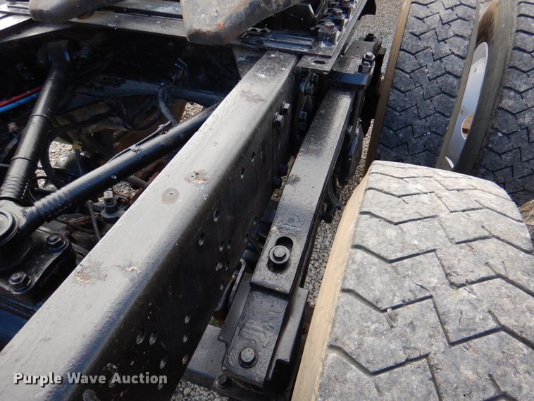 image for item DK1250 2000 Volvo Autocar  semi truck