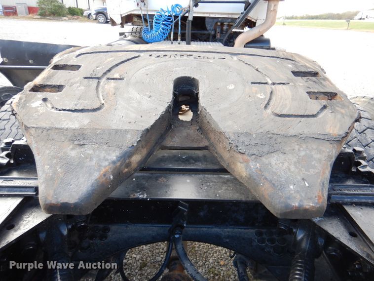 image for item DK1250 2000 Volvo Autocar  semi truck