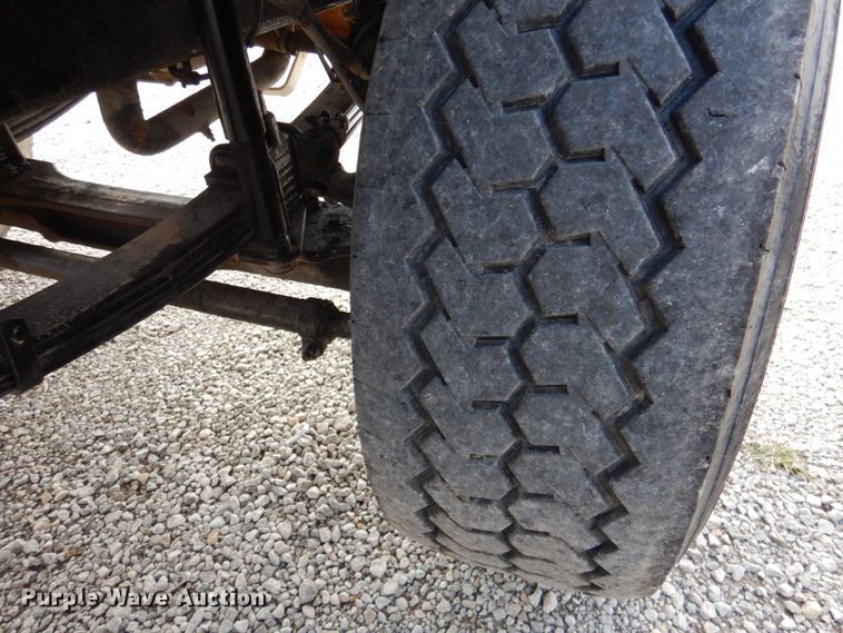 image for item DK1250 2000 Volvo Autocar  semi truck