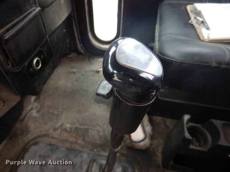 image for item DK1354 1998 Peterbilt 357  semi truck