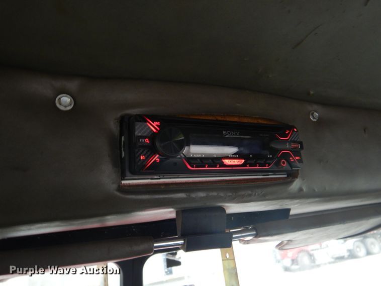 image for item DK1354 1998 Peterbilt 357  semi truck