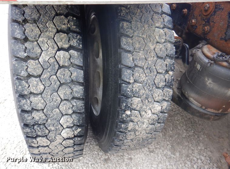 image for item DK1354 1998 Peterbilt 357  semi truck