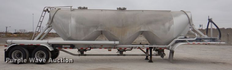 image for item DK1355 2007 Heil  pneumatic dry bulk trailer