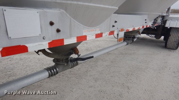 image for item DK1355 2007 Heil  pneumatic dry bulk trailer