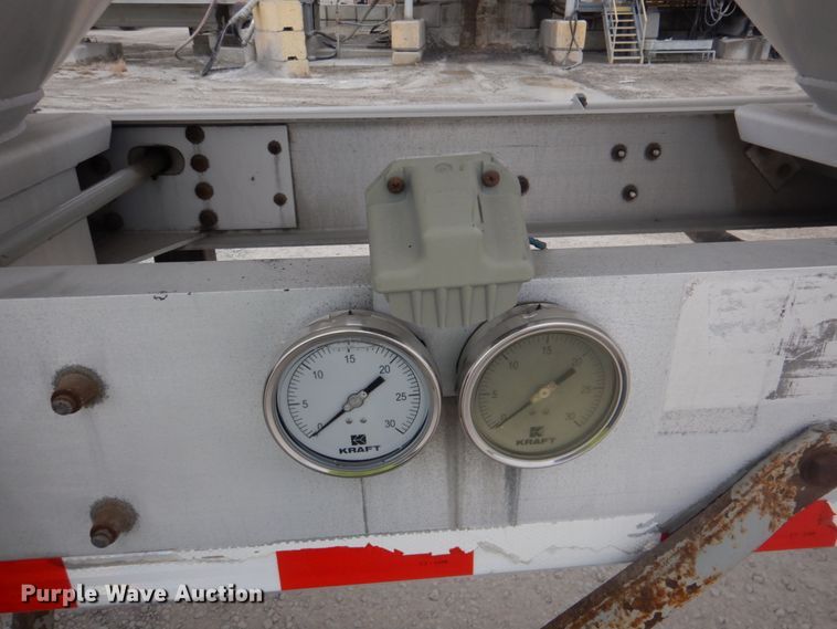 image for item DK1355 2007 Heil  pneumatic dry bulk trailer