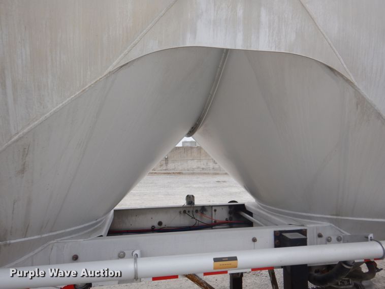 image for item DK1355 2007 Heil  pneumatic dry bulk trailer