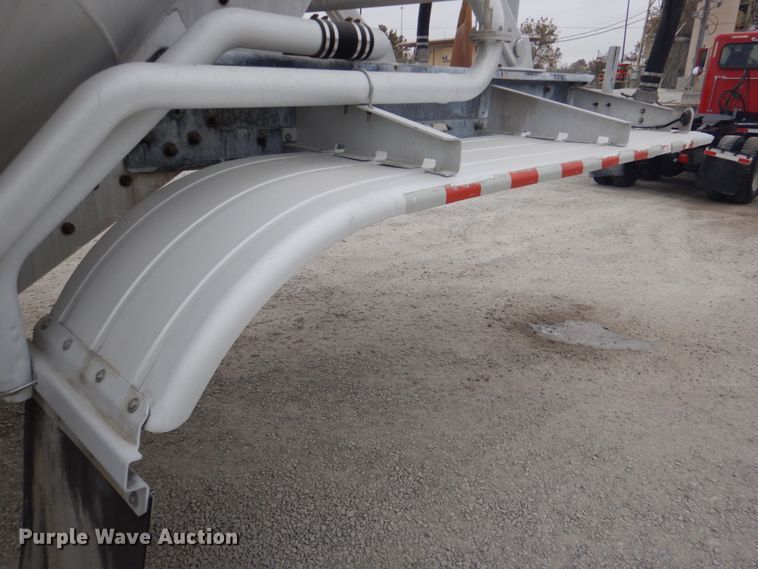 image for item DK1355 2007 Heil  pneumatic dry bulk trailer