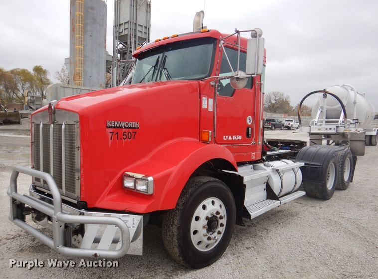 image for item DK1356 2008 Kenworth T800  semi truck
