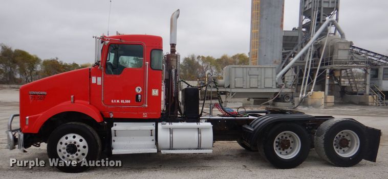 image for item DK1356 2008 Kenworth T800  semi truck