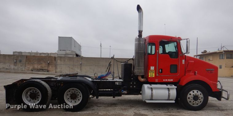 image for item DK1356 2008 Kenworth T800  semi truck