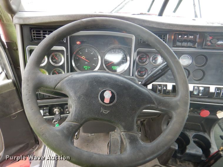 image for item DK1356 2008 Kenworth T800  semi truck