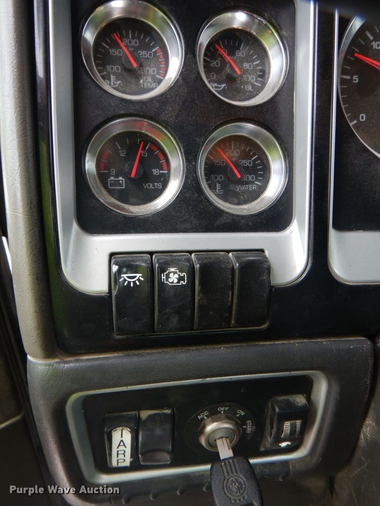 image for item DK1356 2008 Kenworth T800  semi truck