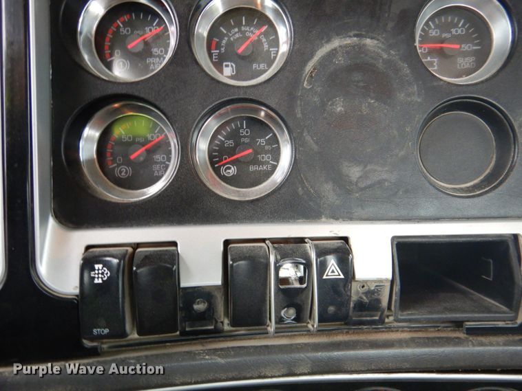 image for item DK1356 2008 Kenworth T800  semi truck