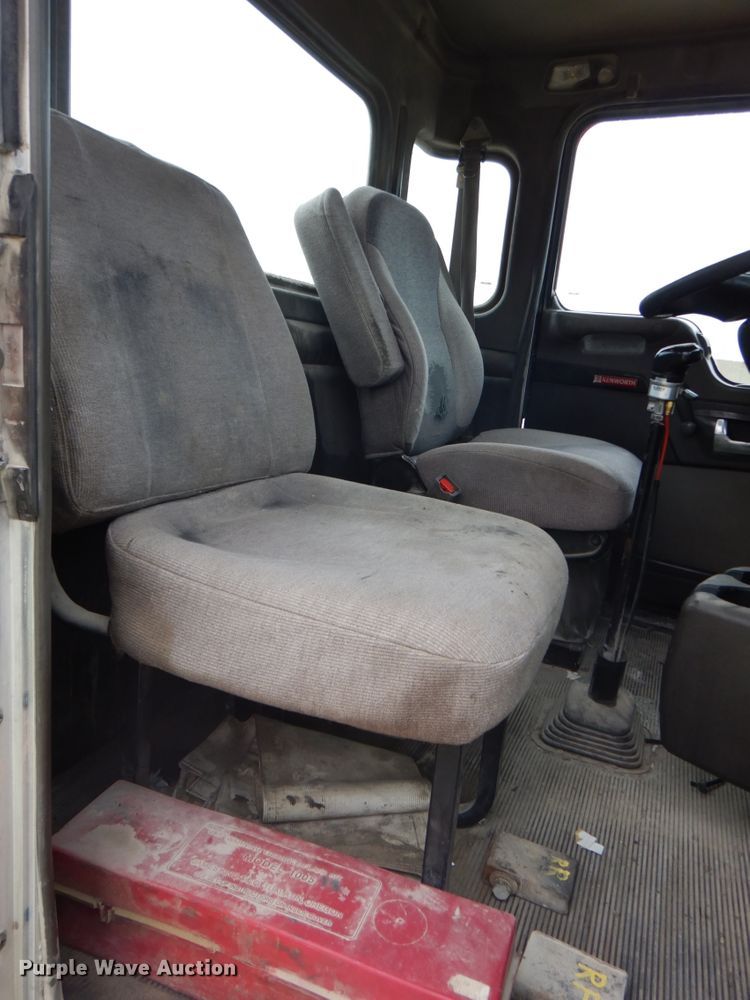 image for item DK1356 2008 Kenworth T800  semi truck