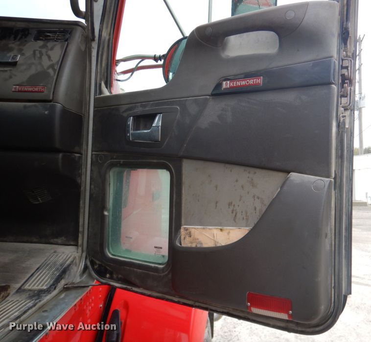 image for item DK1356 2008 Kenworth T800  semi truck