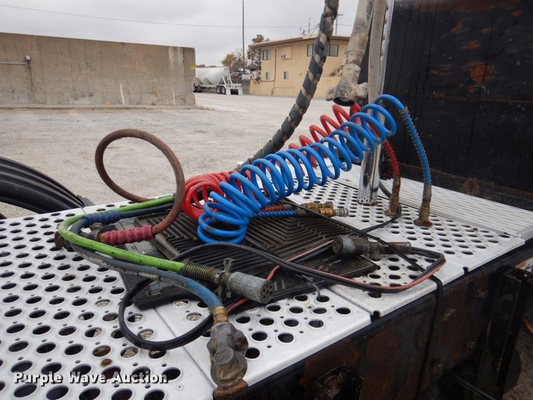 image for item DK1356 2008 Kenworth T800  semi truck