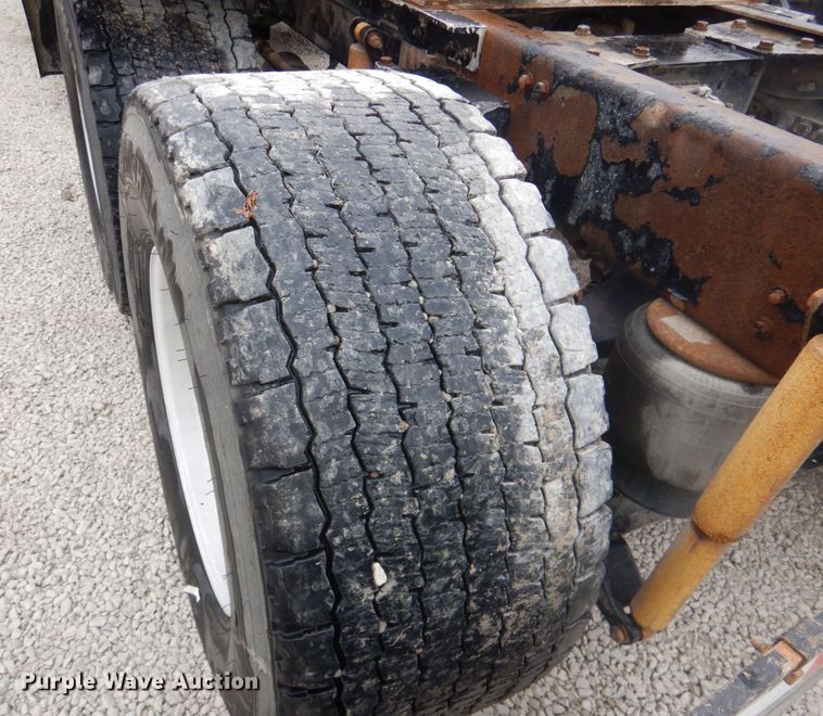 image for item DK1356 2008 Kenworth T800  semi truck