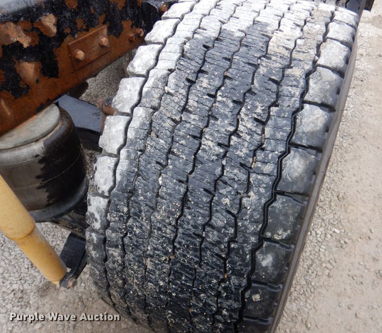 image for item DK1356 2008 Kenworth T800  semi truck